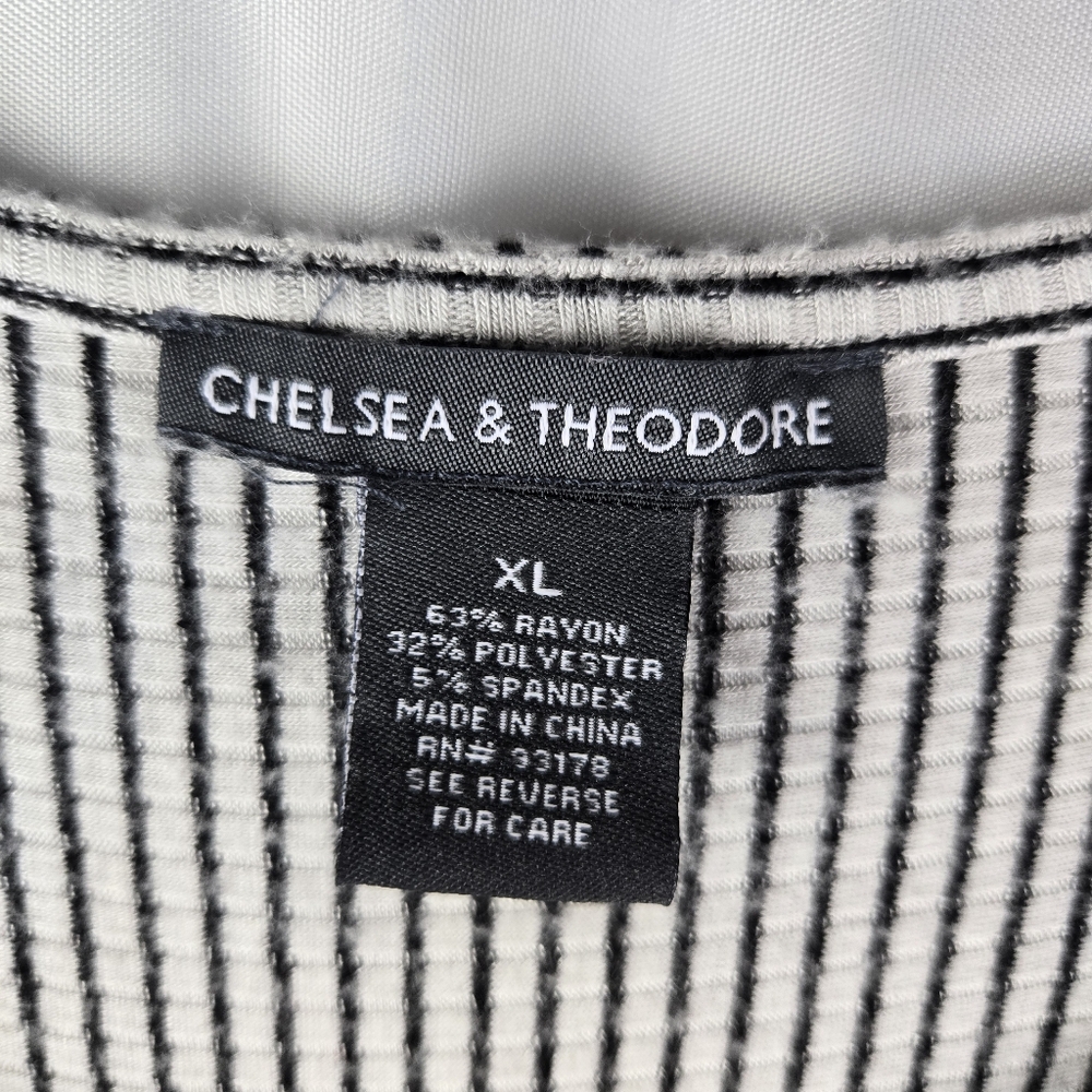 Chelsea & Theodore Black White Stripe Ribbed Stretch Bell Sleeve Top Size XL - Picture 2 of 9